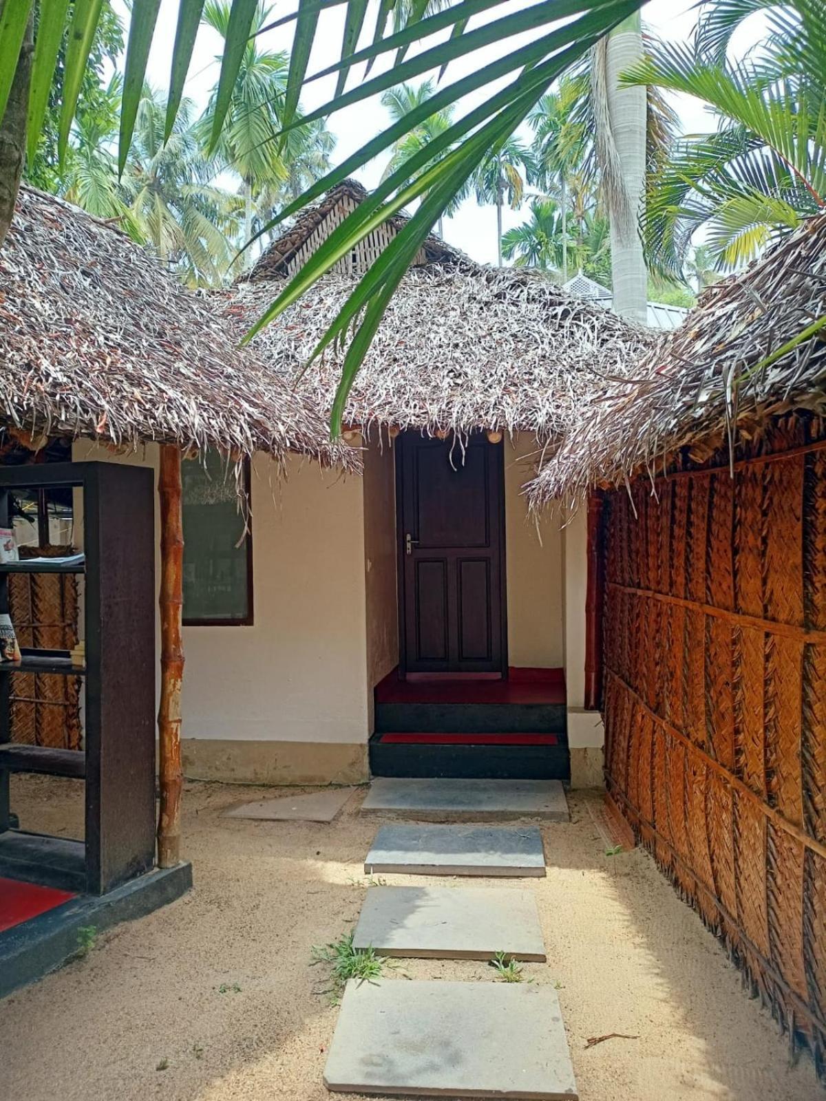 Les 3 Elephants Cherai Beach Exterior foto
